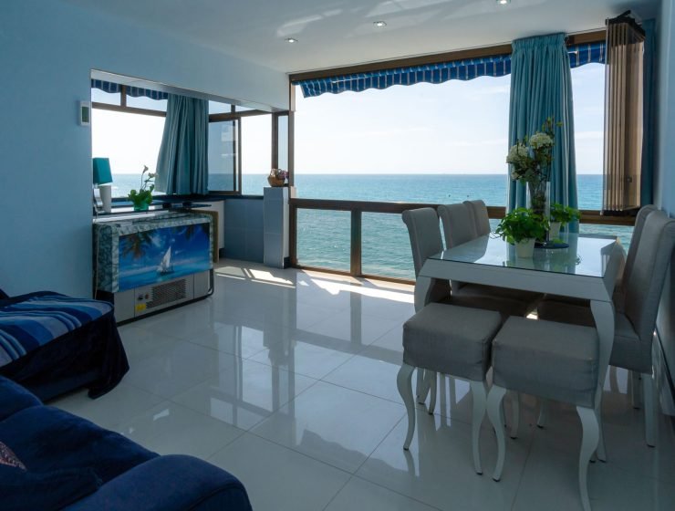 1 Bed Apartment on the beach